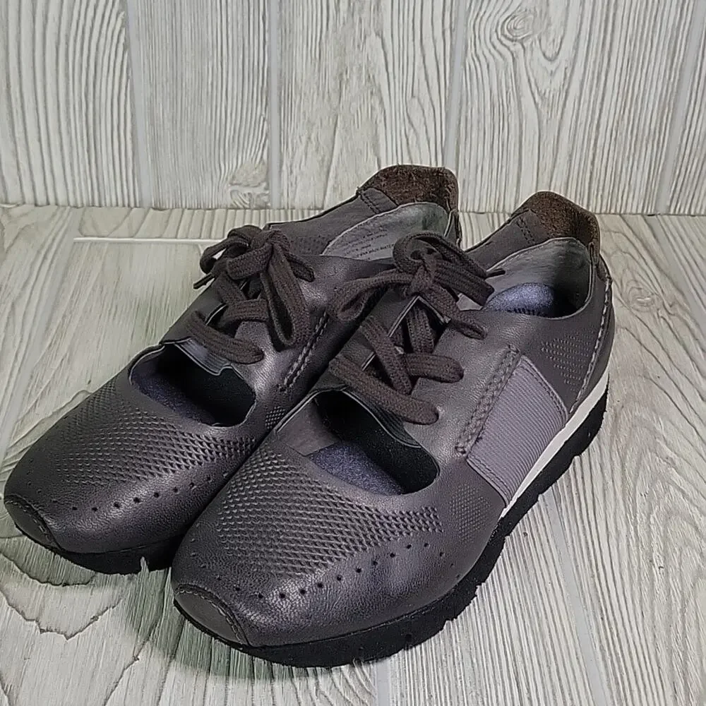 OTBT Star Dust Grey Leather Lace Up Sneakers Womens Size 6.5 NEW